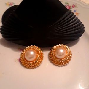 Pearl clip on earrings